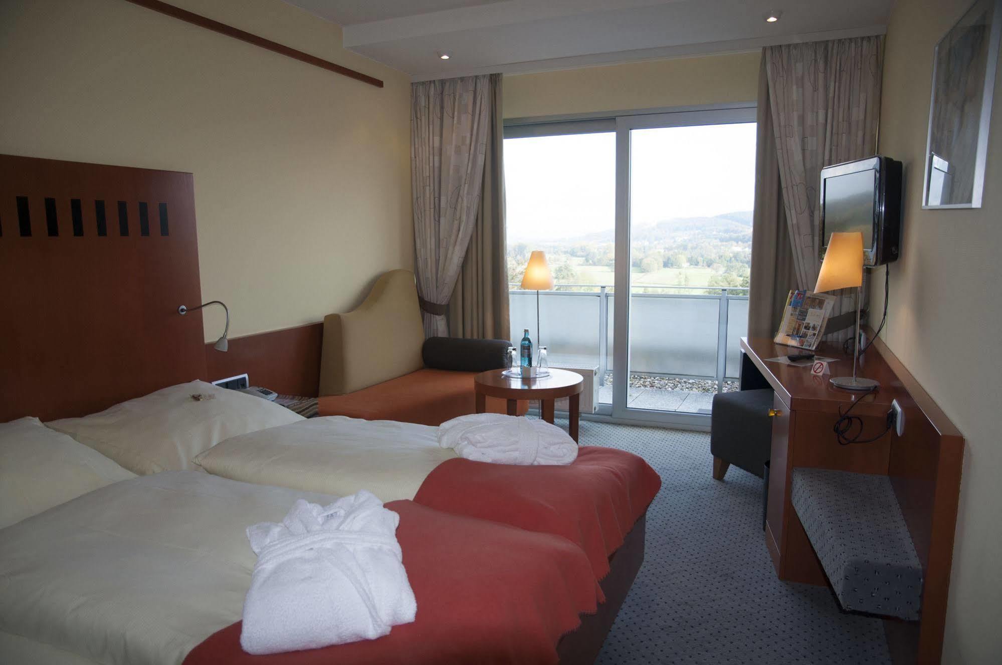 באד סודן-סאלמינסטר Trip Inn Landhotel Badsoden-Salmuenster מראה חיצוני תמונה